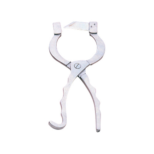 New Berry Castrating Knife.